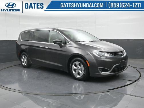 2017 Chrysler Pacifica Hybrid Touring Plus