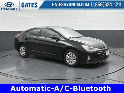 2019 Hyundai ELANTRA SE