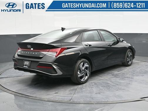 2025 Hyundai ELANTRA HEV SEL Sport