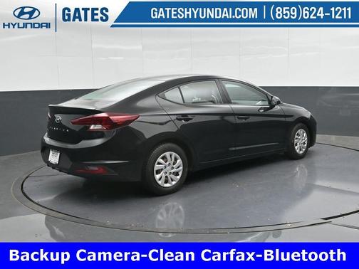 2019 Hyundai ELANTRA SE