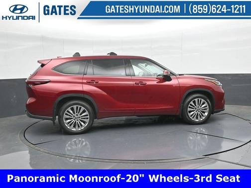 2025 Toyota Highlander Platinum