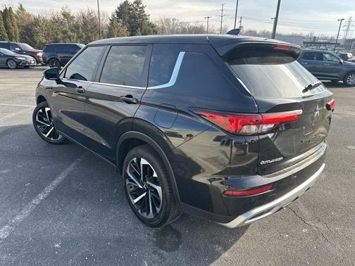 2023 Mitsubishi Outlander PHEV SE S-AWC
