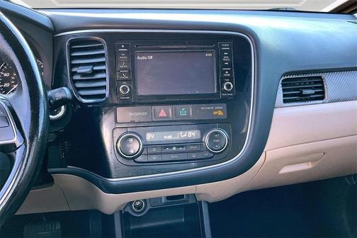 2016 Mitsubishi Outlander SE