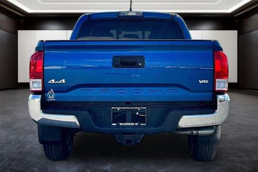 Blazing Blue Pearl 2017 Toyota Tacoma SR5