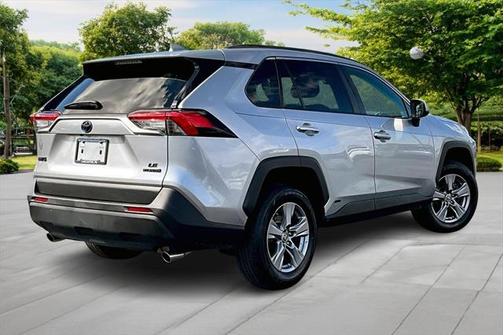 2022 Toyota RAV4 Hybrid LE