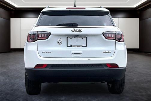 Bright White Clearcoat 2024 Jeep Compass Latitude