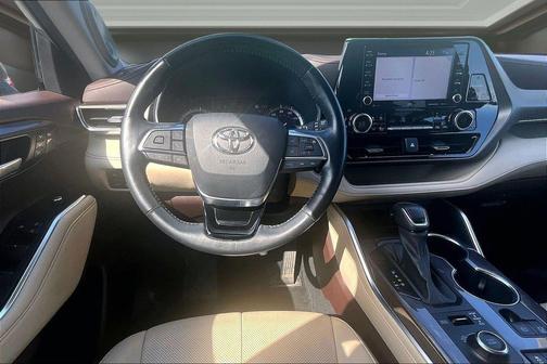 Celestial Silver Metallic 2021 Toyota Highlander Limited