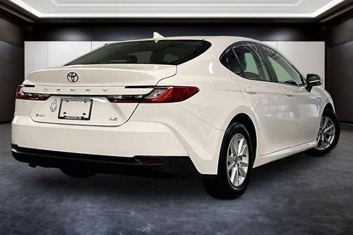 Ice 2025 Toyota Camry LE