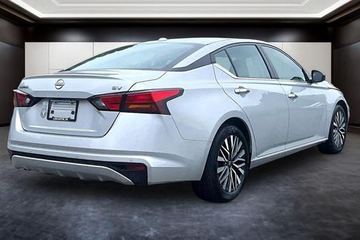 Brilliant Silver Metallic 2024 Nissan Altima 2.5 SV