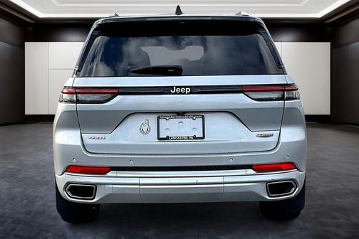 2022 Jeep Grand Cherokee Summit