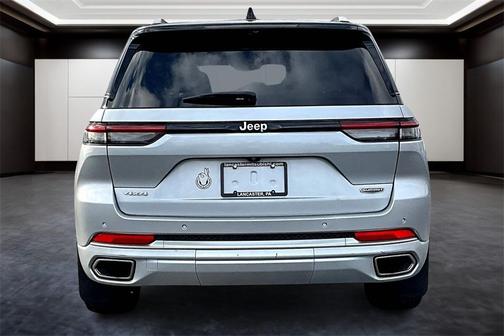 2022 Jeep Grand Cherokee Summit
