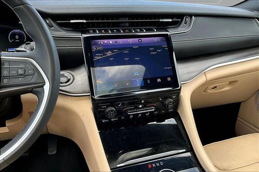 Diamond Black Crystal Pearlcoat 2023 Jeep Grand Cherokee L Limited