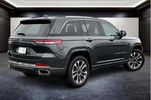 2022 Jeep Grand Cherokee Overland