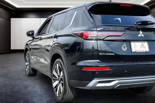 Black Diamond 2026 Mitsubishi Outlander SE S-AWC
