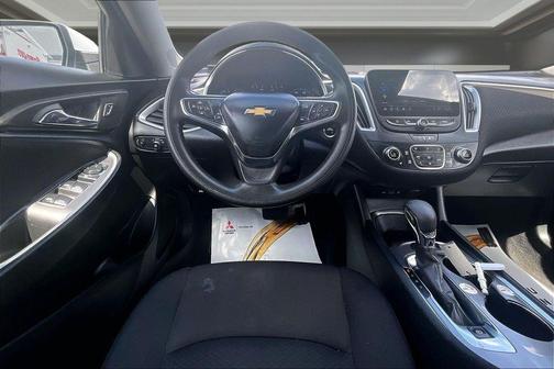 Summit White 2024 Chevrolet Malibu FWD 1LT