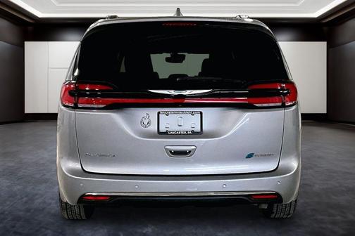 2021 Chrysler Pacifica Hybrid Touring L