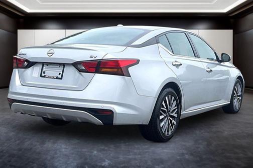Brilliant Silver Metallic 2023 Nissan Altima 2.5 SV