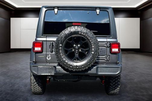 Granite Crystal Metallic Clearcoat 2022 Jeep Wrangler Willys