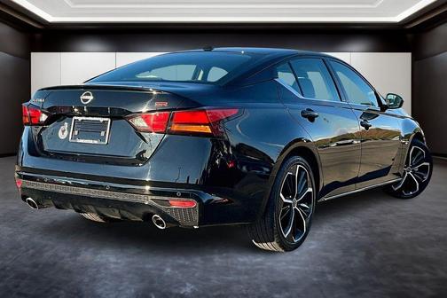 2023 Nissan Altima SR FWD