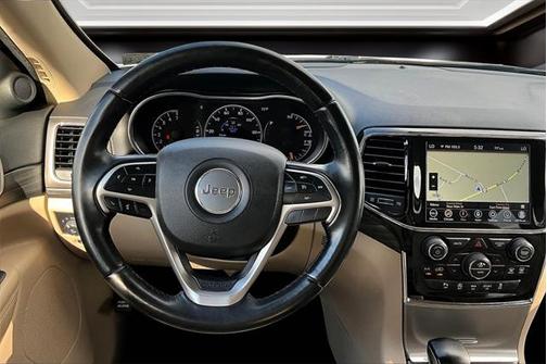 2022 Jeep Grand Cherokee Laredo