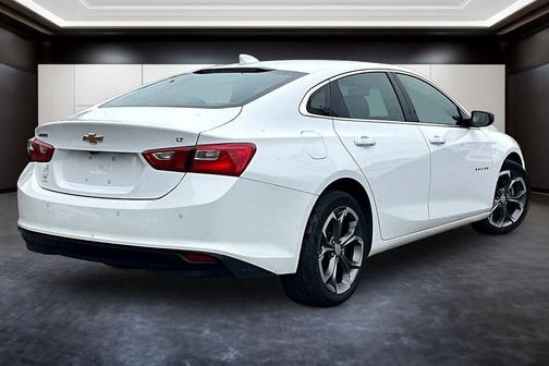 Summit White 2024 Chevrolet Malibu LT