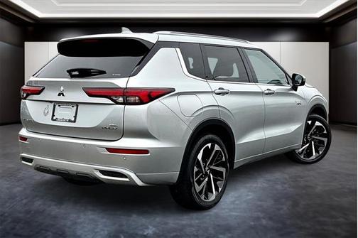 2023 Mitsubishi Outlander PHEV SEL
