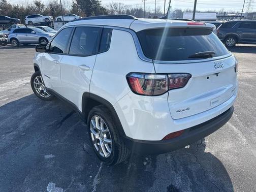 2022 Jeep Compass Latitude Lux