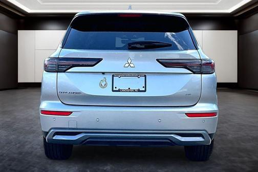 Alloy Silver Metallic 2025 Mitsubishi Outlander SE 2.5 S-AWC