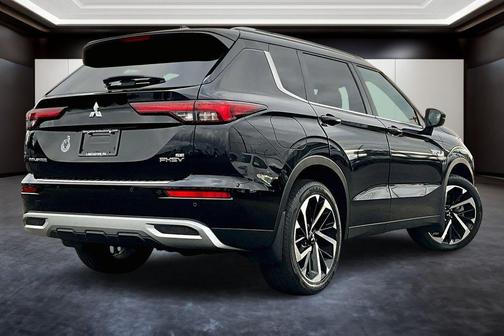 2023 Mitsubishi Outlander PHEV SE S-AWC