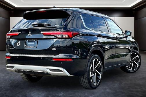 Black 2022 Mitsubishi Outlander SEL 2.5 S-AWC