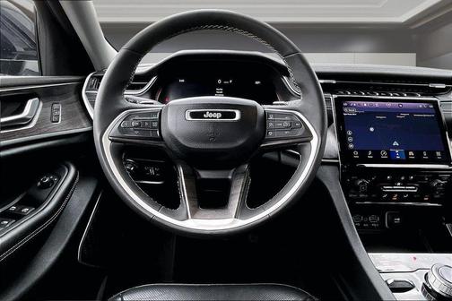 Diamond Black Crystal Pearlcoat 2023 Jeep Grand Cherokee L Limited