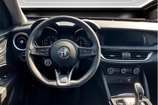2021 Alfa Romeo Stelvio Base