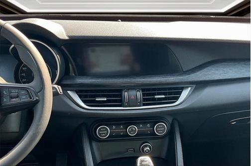 2021 Alfa Romeo Stelvio Base