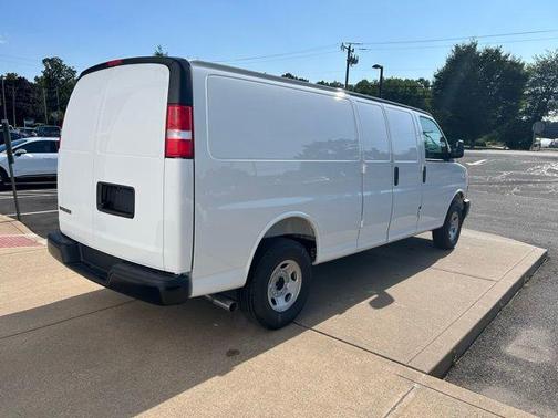 2025 Chevrolet Express 3500 Work Van
