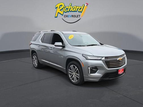 Sterling Gray Metallic 2023 Chevrolet Traverse High Country