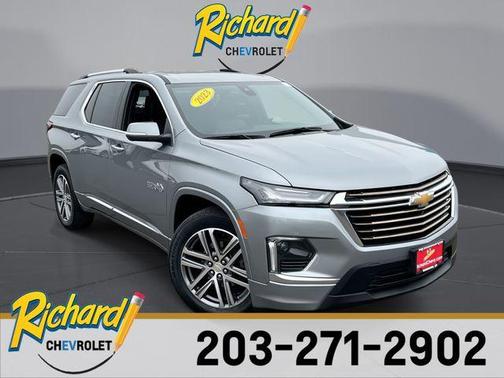 Sterling Gray Metallic 2023 Chevrolet Traverse High Country