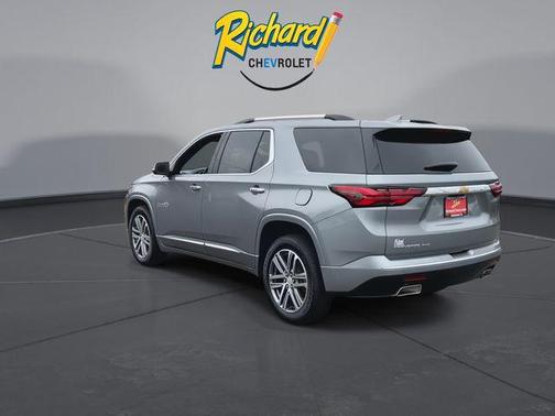 Sterling Gray Metallic 2023 Chevrolet Traverse High Country