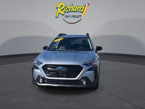 Ice Silver Metallic 2023 Subaru Outback Onyx Edition