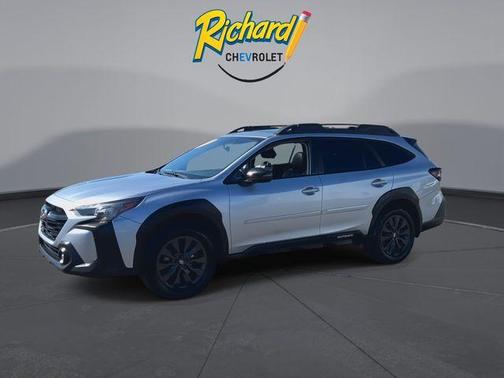 Ice Silver Metallic 2023 Subaru Outback Onyx Edition
