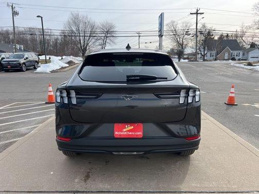 2022 Ford Mustang Mach-E Select