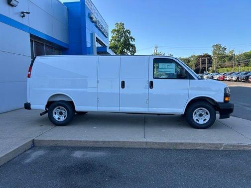 2025 Chevrolet Express 3500 Work Van