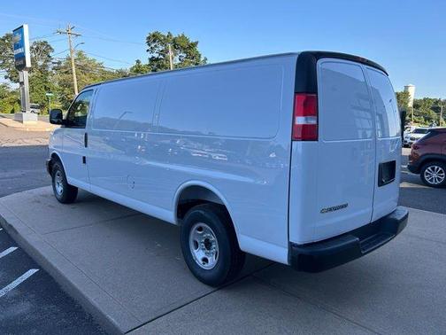 2025 Chevrolet Express 3500 Work Van