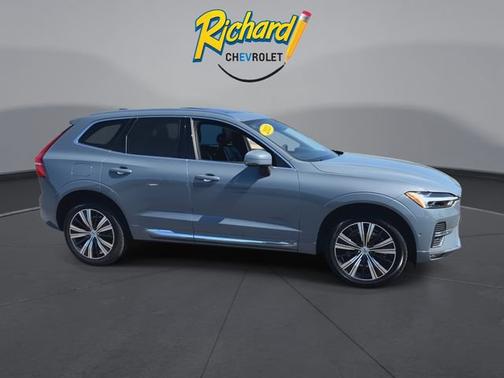 Thunder Grey Metallic 2023 Volvo XC60 B5 Ultimate Bright Theme