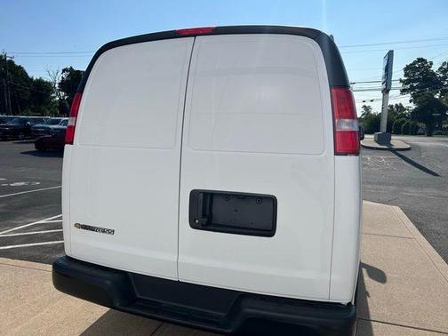 2025 Chevrolet Express 3500 Work Van