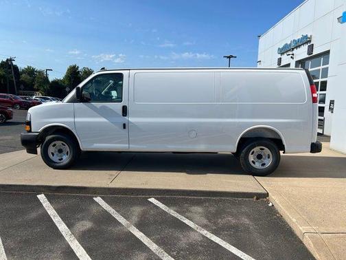 2025 Chevrolet Express 3500 Work Van