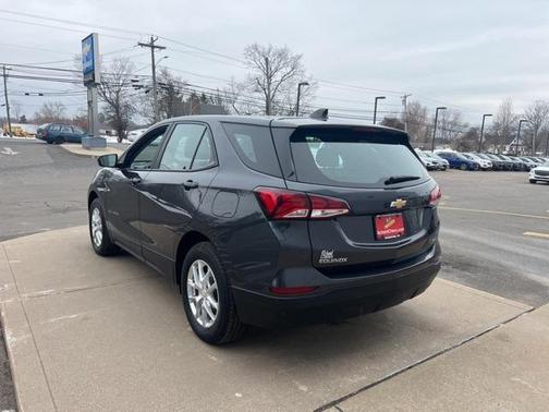 2022 Chevrolet Equinox LS