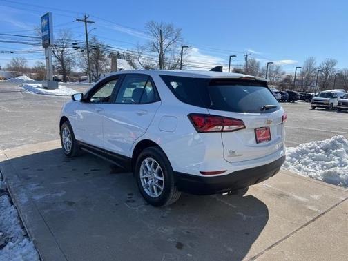 2023 Chevrolet Equinox LS
