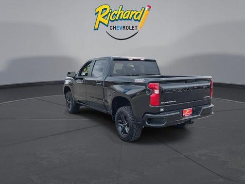 2022 Chevrolet Silverado 1500 Custom Trail Boss