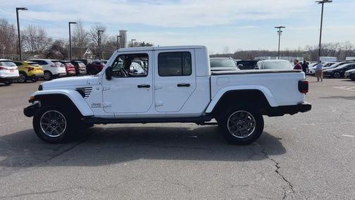 Bright White Clearcoat 2021 Jeep Gladiator Overland