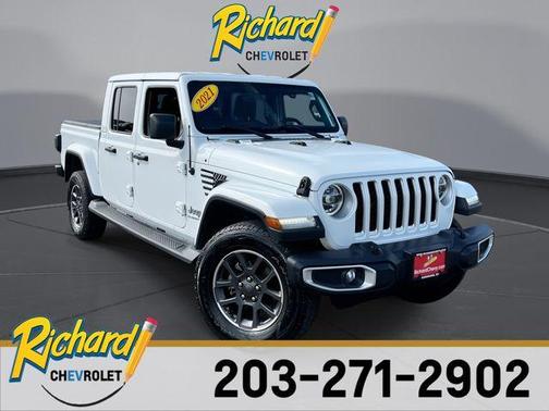 Bright White Clearcoat 2021 Jeep Gladiator Overland